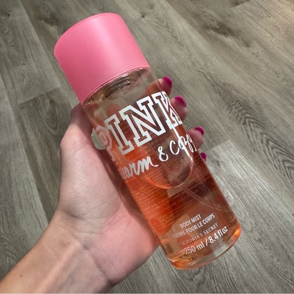 PINK Victorias Secret Warm & Cozy Body Mist Spray DISCONTINUED Perfume - Picture 1 of 4